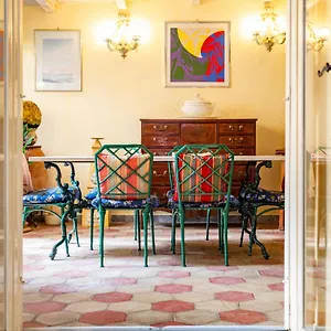 https://colosseum-classy-roman-home.it-romehotels.com